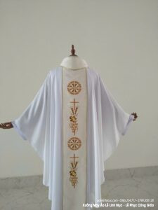 Áo lễ linh mục màu trắng đẹp